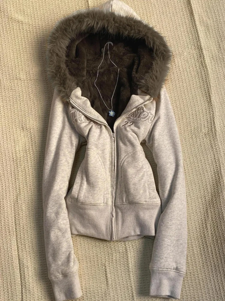 Зимние эстетические уличные толстовки для женщин Y2k, винтажный дизайн, модные толстовки с капюшоном и буквенным принтом, Harajuku, пальто на молнии 2025
Зимние эстетические уличные толстовки для женщин Y2k, винтажный дизайн, модные толстовки с капюшоном и буквенным принтом, Harajuku, пальто на молнии 2025