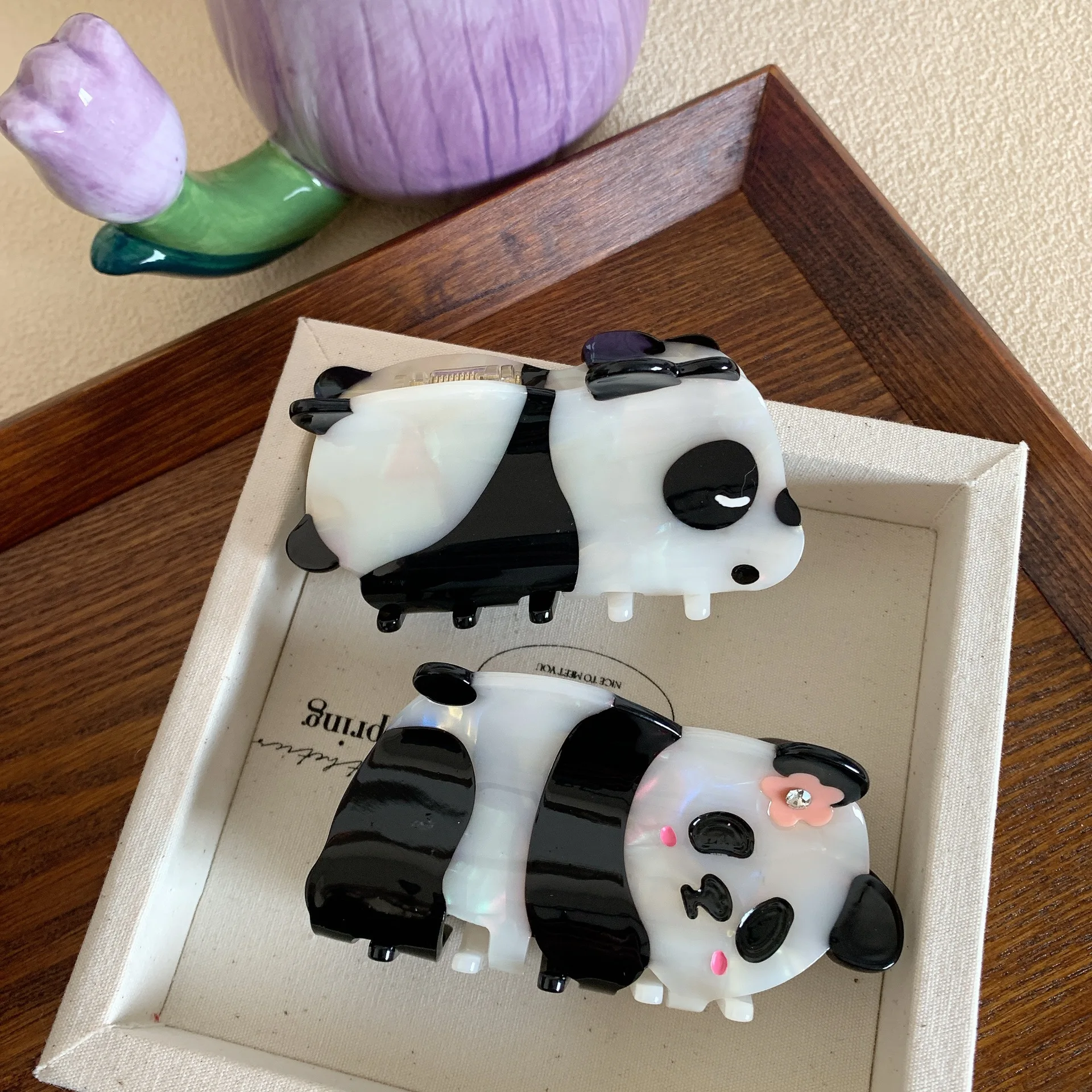 New Design Acetate Panda Large Size Hair Claw Clip For Women Personality Ponytail Headwear Barrettes Hair Accessories Tool
New Design Acetate Panda Large Size Hair Claw Clip For Women Personality Ponytail Headwear Barrettes Hair Accessories Tool
