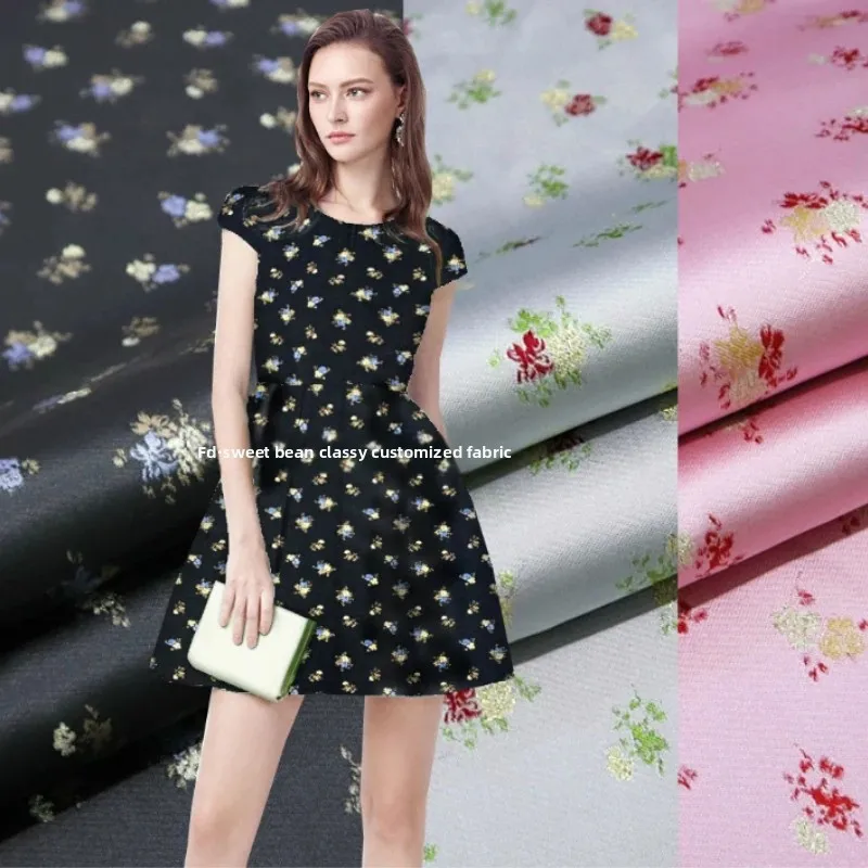 Парчовая жаккардовая ткань, весна-лето, маленький цветочный темный узор, окрашенное в пряже платье, модная ткань европейского бренда на метр 
Парчовая жаккардовая ткань, весна-лето, маленький цветочный темный узор, окрашенное в пряже платье, модная ткань европейского бренда на метр