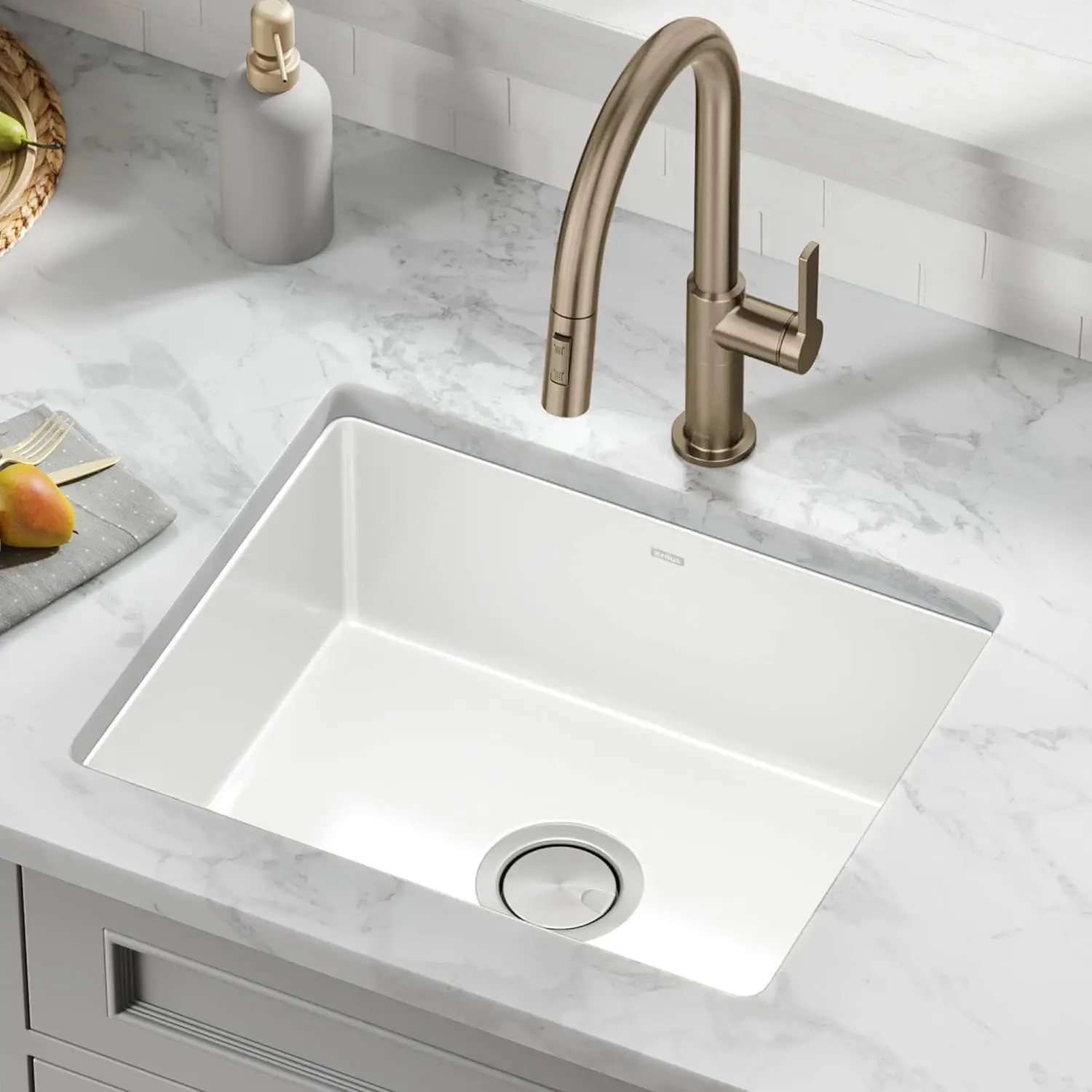 Pintura 21-inch Porcelain Enameled Steel Undermount Single Bowl Kitchen Sink in White, KE1US21GWH
Pintura 21-inch Porcelain Enameled Steel Undermount Single Bowl Kitchen Sink in White, KE1US21GWH