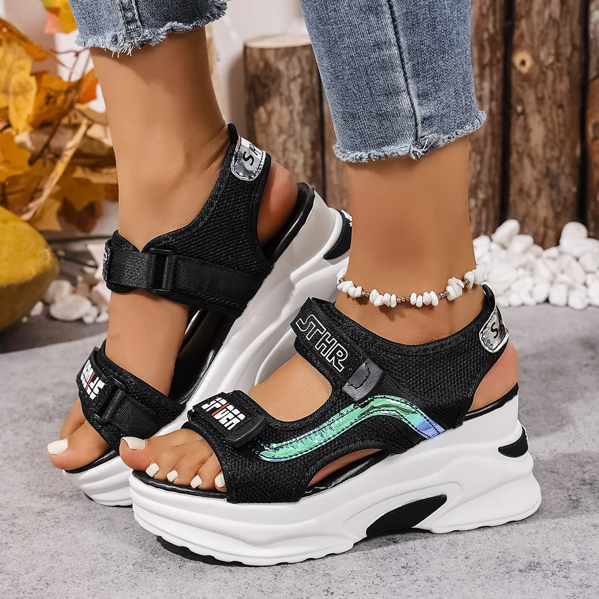2026 Women's Slope Heel Thick Bottom Sandals Summer Velcro Waterproof Platform Fashion Versatile Beach Sandals
2026 Women's Slope Heel Thick Bottom Sandals Summer Velcro Waterproof Platform Fashion Versatile Beach Sandals