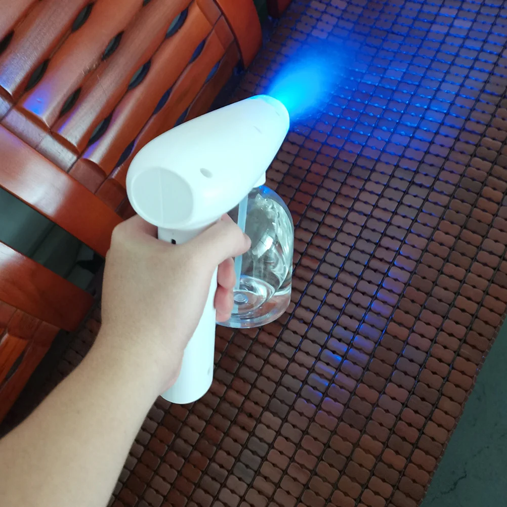 1Set Disinfection Sprayer Portable Wireless Rechargeable Large Capacity Water Tank Indoor Spray Device Office Spray Tool 
1Set Disinfection Sprayer Portable Wireless Rechargeable Large Capacity Water Tank Indoor Spray Device Office Spray Tool