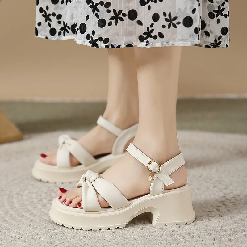 Ladies Shoes 2025 New One-word Buckle WaterProof Women's Sandals Women Summer Solid Pleated Open Toe High Heels Sandals
Ladies Shoes 2025 New One-word Buckle WaterProof Women's Sandals Women Summer Solid Pleated Open Toe High Heels Sandals