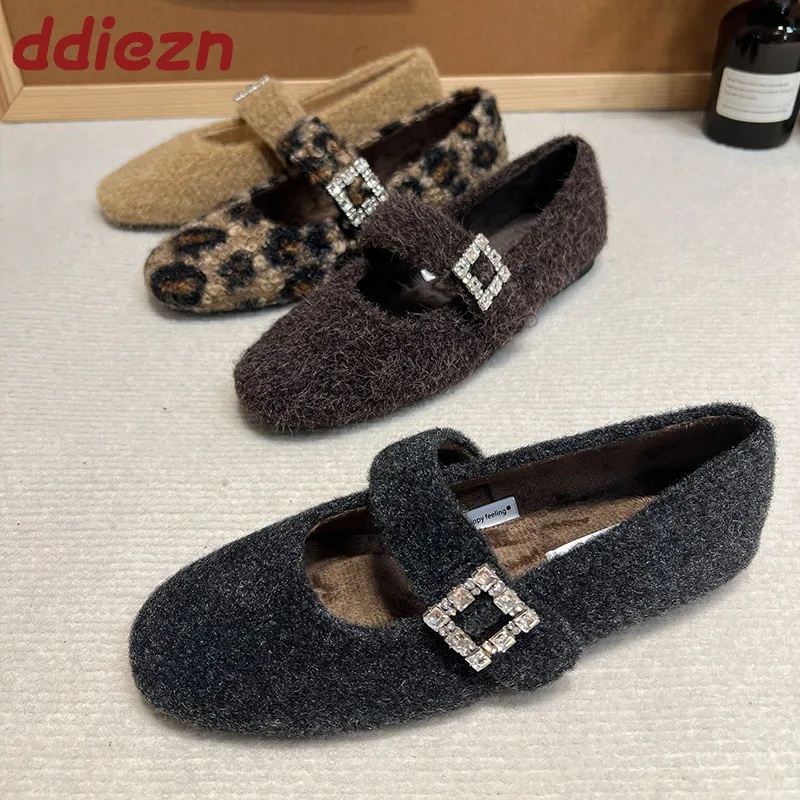 Модные женские туфли на плоской подошве со стразами и плюшевыми туфлями, женская теплая обувь без шнуровки, женские туфли Мэри Джейн на плоской подошве с мехом
Модные женские туфли на плоской подошве со стразами и плюшевыми туфлями, женская теплая обувь без шнуровки, женские туфли Мэри Джейн на плоской подошве с мехом