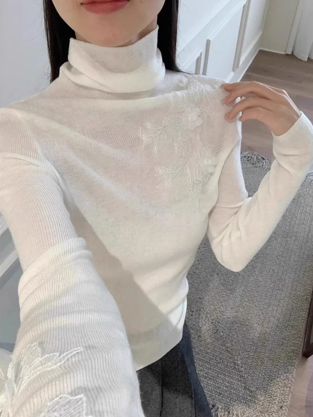 White Lace Flower High Collar Knitted Sweater Women's Autumn Winter Luxury Sensation Top Inner Wear Base Shirt French Style S...
White Lace Flower High Collar Knitted Sweater Women's Autumn Winter Luxury Sensation Top Inner Wear Base Shirt French Style S...