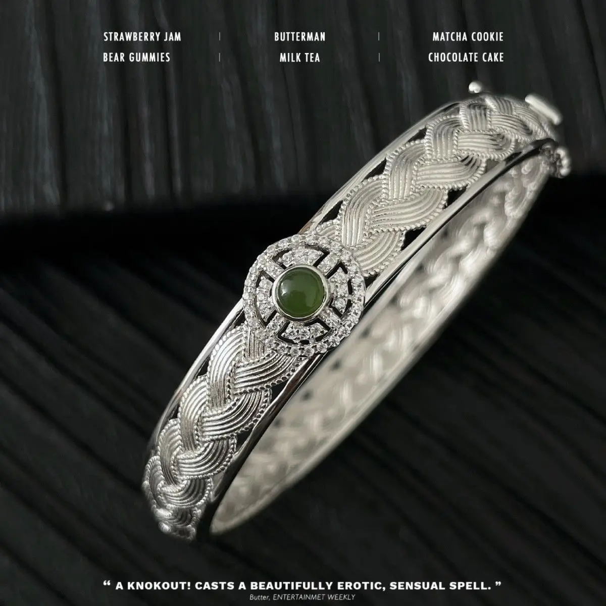 Women's Retro Green Jade Bracelet Fashion Lace Woven Light Luxury Niche Hand Ornament
Women's Retro Green Jade Bracelet Fashion Lace Woven Light Luxury Niche Hand Ornament