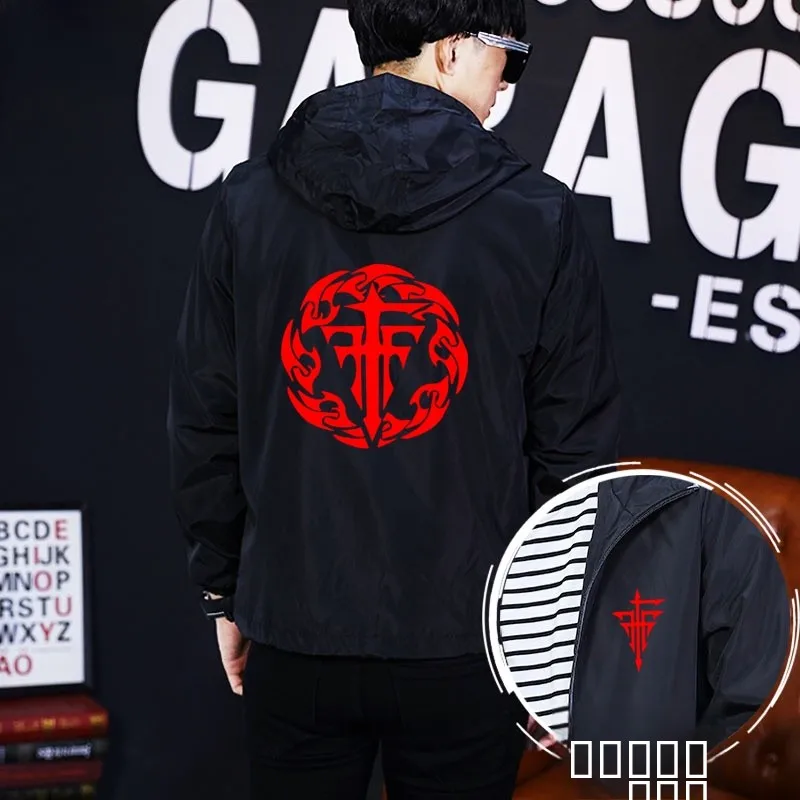 Модная молодежная куртка унисекс с капюшоном и молнией, с геометрическим узором, в стиле аниме, для студентов, повседневная.
Модная молодежная куртка унисекс с капюшоном и молнией, с геометрическим узором, в стиле аниме, для студентов, повседневная.