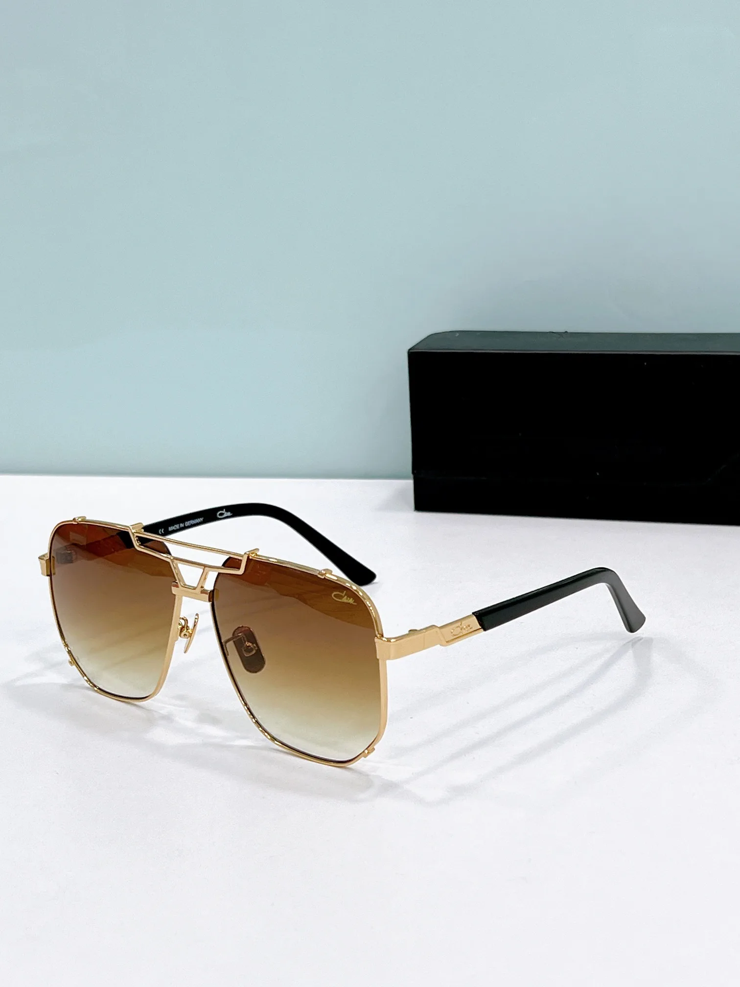 Newest Brand Women Men Sunglasses Top Quality Casual Fashion Luxury UV Driving Anti-Glare For Unisex Eyeglasses CAZALL MOD9090
Newest Brand Women Men Sunglasses Top Quality Casual Fashion Luxury UV Driving Anti-Glare For Unisex Eyeglasses CAZALL MOD9090