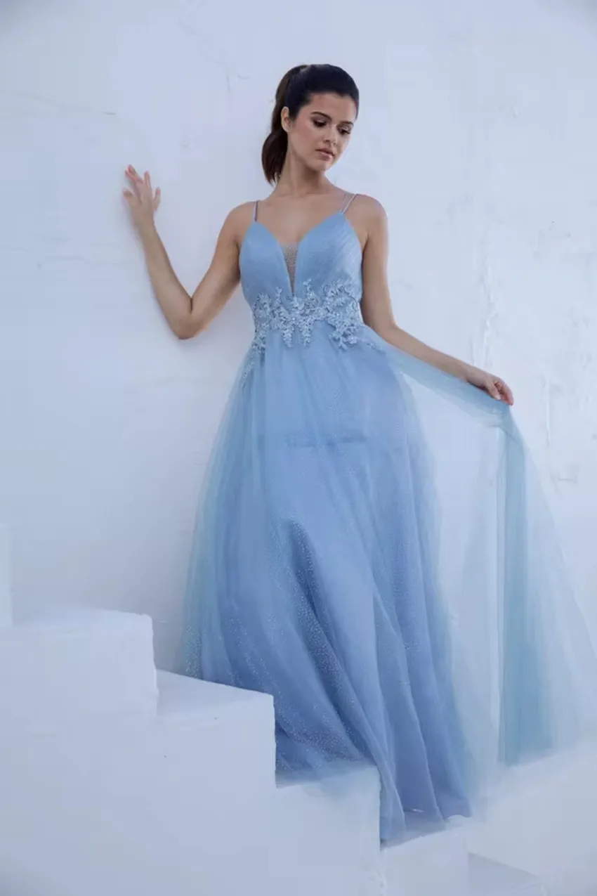 Customized Spaghetti Straps Prom Dresses Glitter Tulle Embroidery Wedding party Dresses A-line V-neck Formal evening gowns
Customized Spaghetti Straps Prom Dresses Glitter Tulle Embroidery Wedding party Dresses A-line V-neck Formal evening gowns
