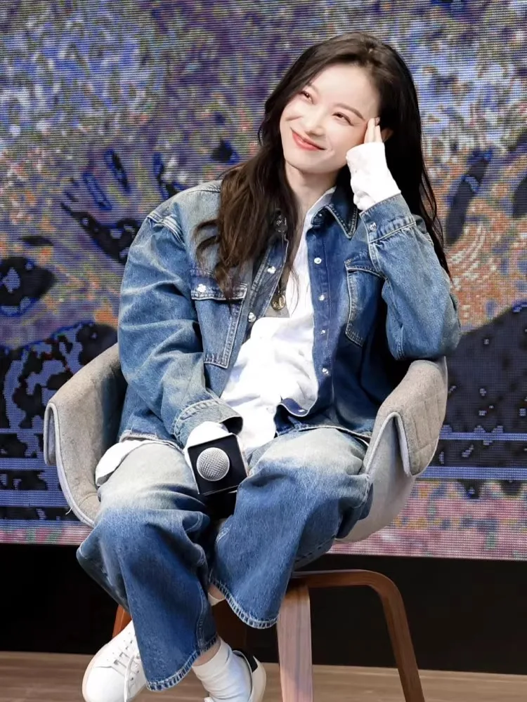 Blue Short Denim Jacket Women's Hong Kong Style Shirt EXJR Commute Style Loose Fit Cotton Long Sleeve Collar Button Closure
Blue Short Denim Jacket Women's Hong Kong Style Shirt EXJR Commute Style Loose Fit Cotton Long Sleeve Collar Button Closure