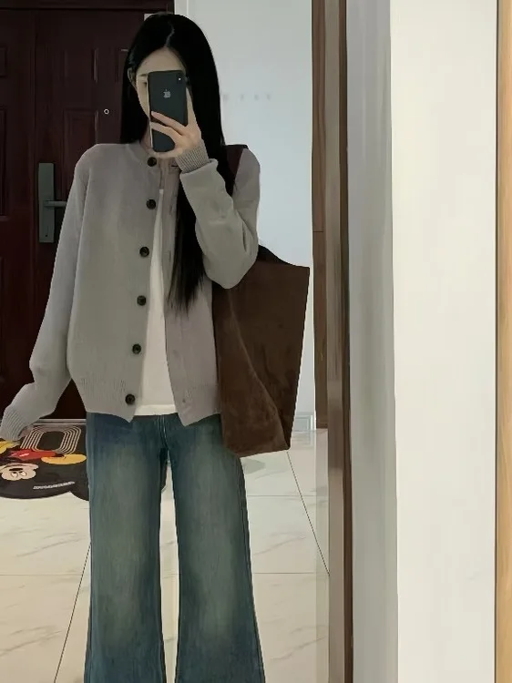 Корейский женский свободный свитер Lazy Faion, кардиган, джинсы Boting irt, комплект из футболки, осенний сезон, повседневная одежда
Корейский женский свободный свитер Lazy Faion, кардиган, джинсы Boting irt, комплект из футболки, осенний сезон, повседневная одежда