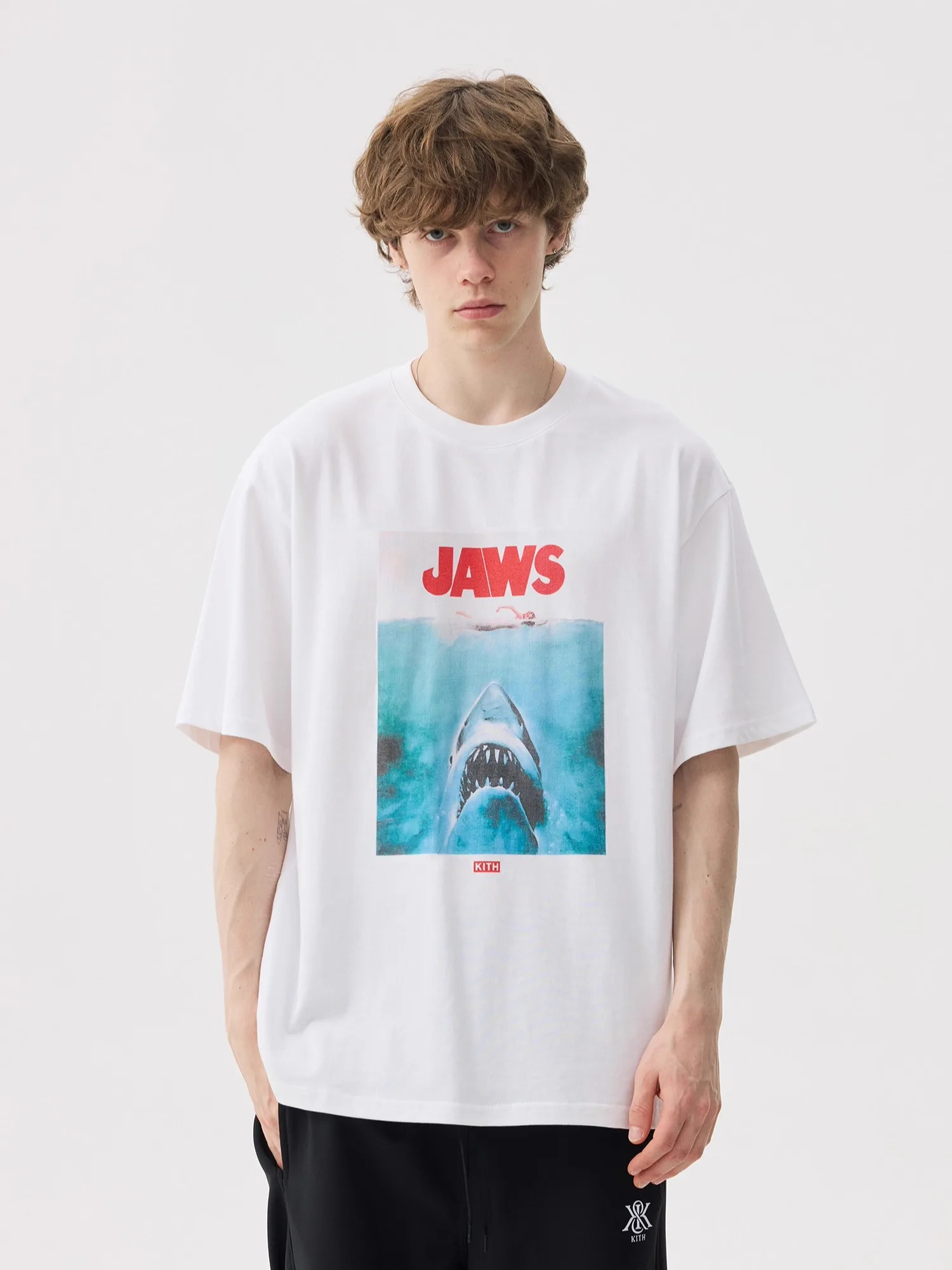 Kith Collaborative Washed Cotton Casual Loose Short Sleeve T-Shirt JAWS Poster Design Unisex Breathable Comfortable Streetwear
Kith Collaborative Washed Cotton Casual Loose Short Sleeve T-Shirt JAWS Poster Design Unisex Breathable Comfortable Streetwear