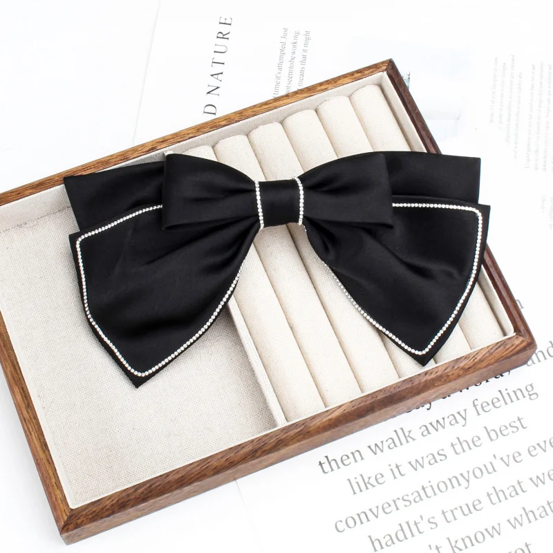 Academy Style Sailor Suit Satin Bow Hair Clip for Women New Rhinestone High Ponytail Claw Clip High-end Spring Clip
Academy Style Sailor Suit Satin Bow Hair Clip for Women New Rhinestone High Ponytail Claw Clip High-end Spring Clip