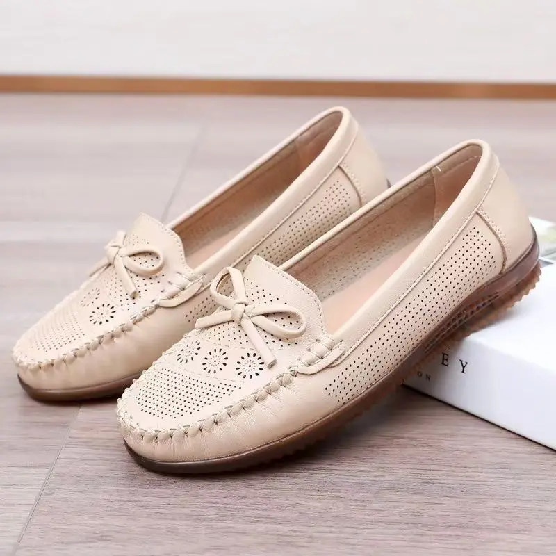 Women's New Leather Hollow Out Flat Sole Shoes Soft Sole Non Slip Shallow Slip On Lightweight Round Toe Gommino Driving Shoes
Women's New Leather Hollow Out Flat Sole Shoes Soft Sole Non Slip Shallow Slip On Lightweight Round Toe Gommino Driving Shoes