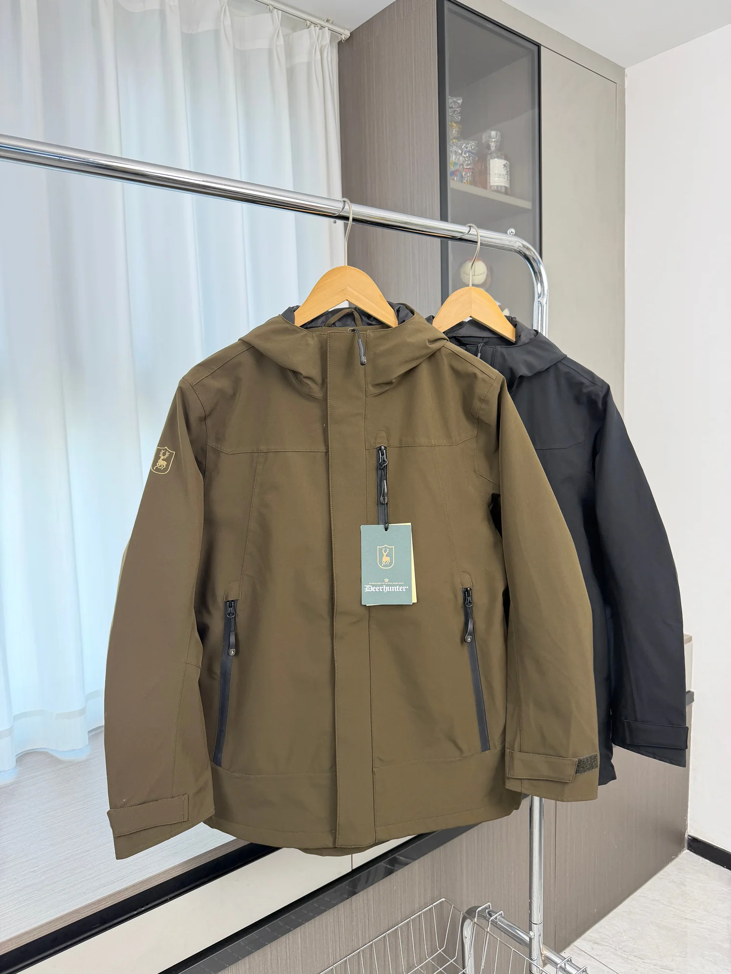 Мужская демисезонная ветрозащитная и водонепроницаемая куртка для охоты и туризма с капюшоном, на молнии, стандартного кроя
Мужская демисезонная ветрозащитная и водонепроницаемая куртка для охоты и туризма с капюшоном, на молнии, стандартного кроя