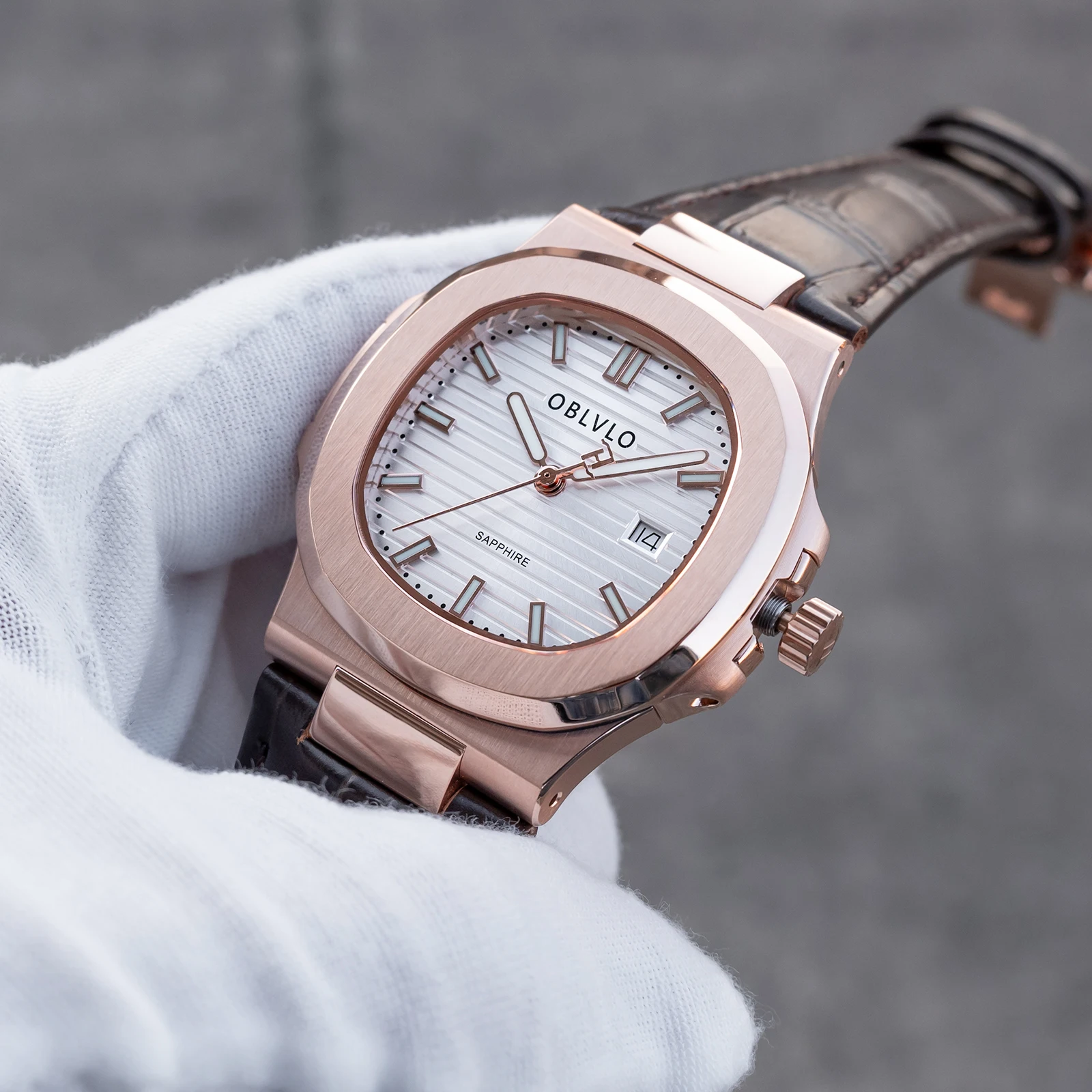 OBLVLO Men's Rose Gold Swiss Quartz Watch with White Dial Date Feature Elegant Square Case Leather Strap Watches FM-YWL
OBLVLO Men's Rose Gold Swiss Quartz Watch with White Dial Date Feature Elegant Square Case Leather Strap Watches FM-YWL