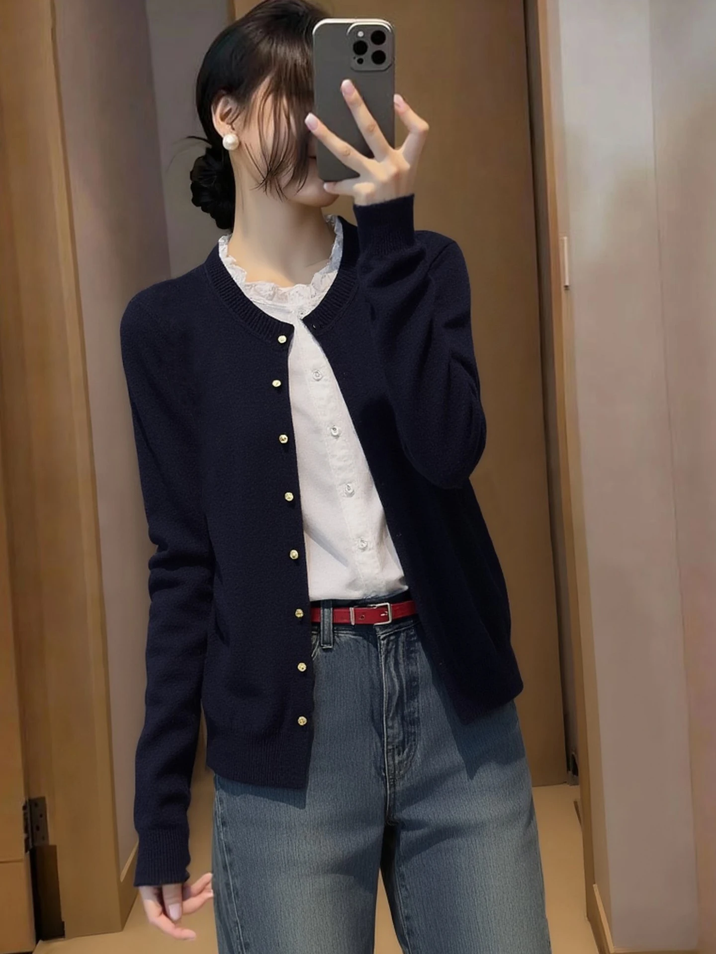 Spring New Style Korean Version Soft Comfortable Knitted Long Sleeve Women's Shirt Pure Color Versatile Single Button Design
Spring New Style Korean Version Soft Comfortable Knitted Long Sleeve Women's Shirt Pure Color Versatile Single Button Design