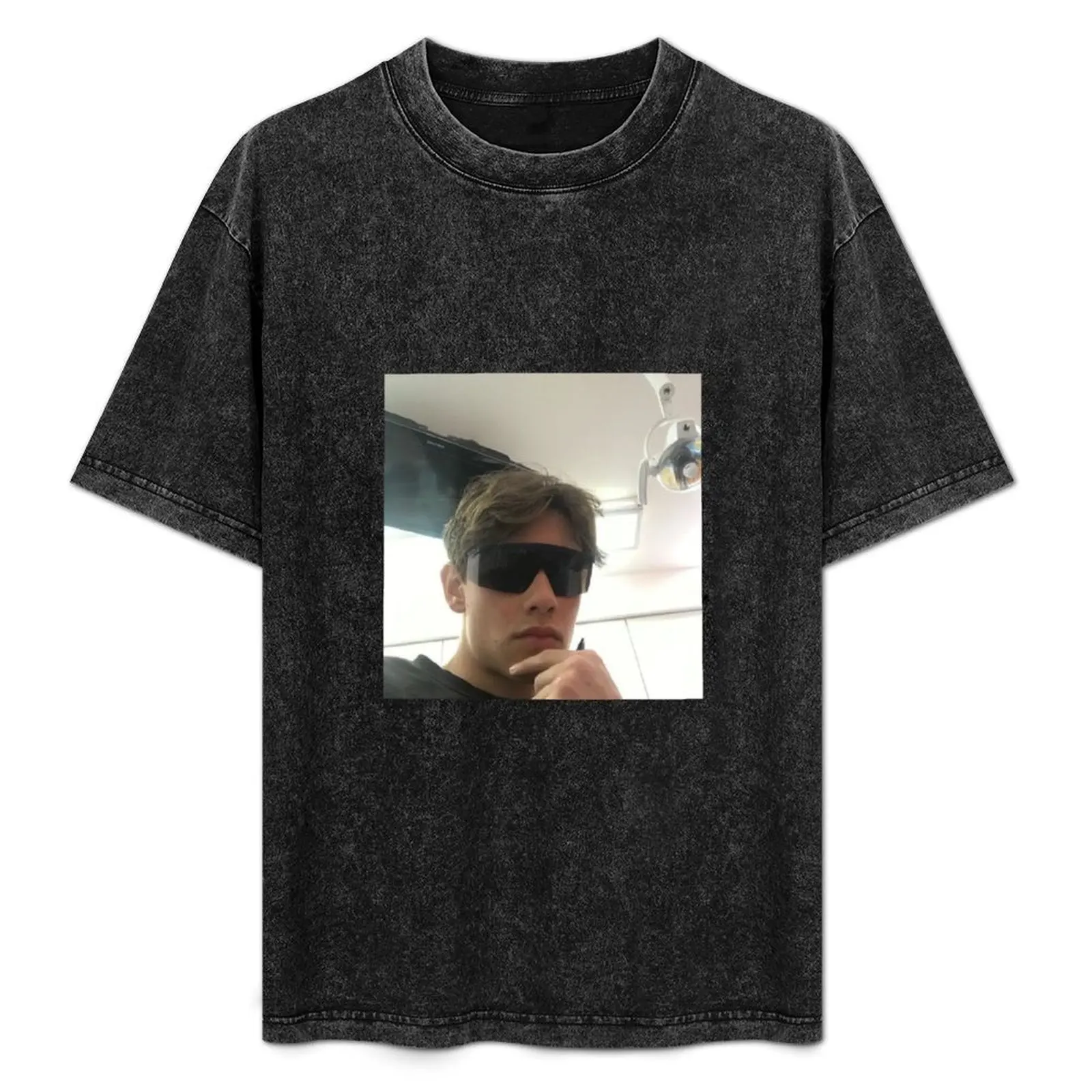 Louis Partridge T-Shirt man t shirt cotton high quality man t shirt funny shirts shirt man T-Shirt
Louis Partridge T-Shirt man t shirt cotton high quality man t shirt funny shirts shirt man T-Shirt