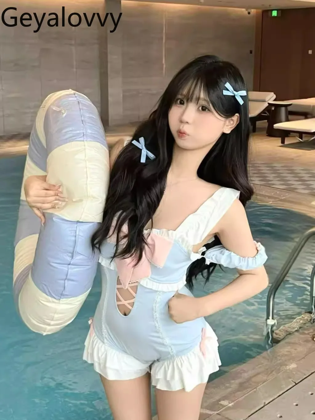 Japanese Cute Bow Blue White Student One-piece Swimsuit Conservative Swimsuit Summer New Sweet Color Matching Bow Swim Bikini
Japanese Cute Bow Blue White Student One-piece Swimsuit Conservative Swimsuit Summer New Sweet Color Matching Bow Swim Bikini