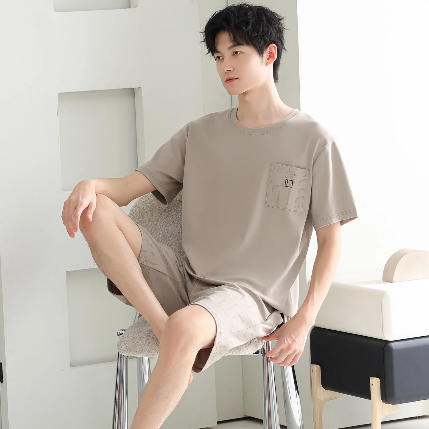 Men Summer Cotton Pajamas Set Short-Sleeved Simple Homewear Shorts Casual Teenage Students Sleepwear Comfortable Home Clothes
Men Summer Cotton Pajamas Set Short-Sleeved Simple Homewear Shorts Casual Teenage Students Sleepwear Comfortable Home Clothes