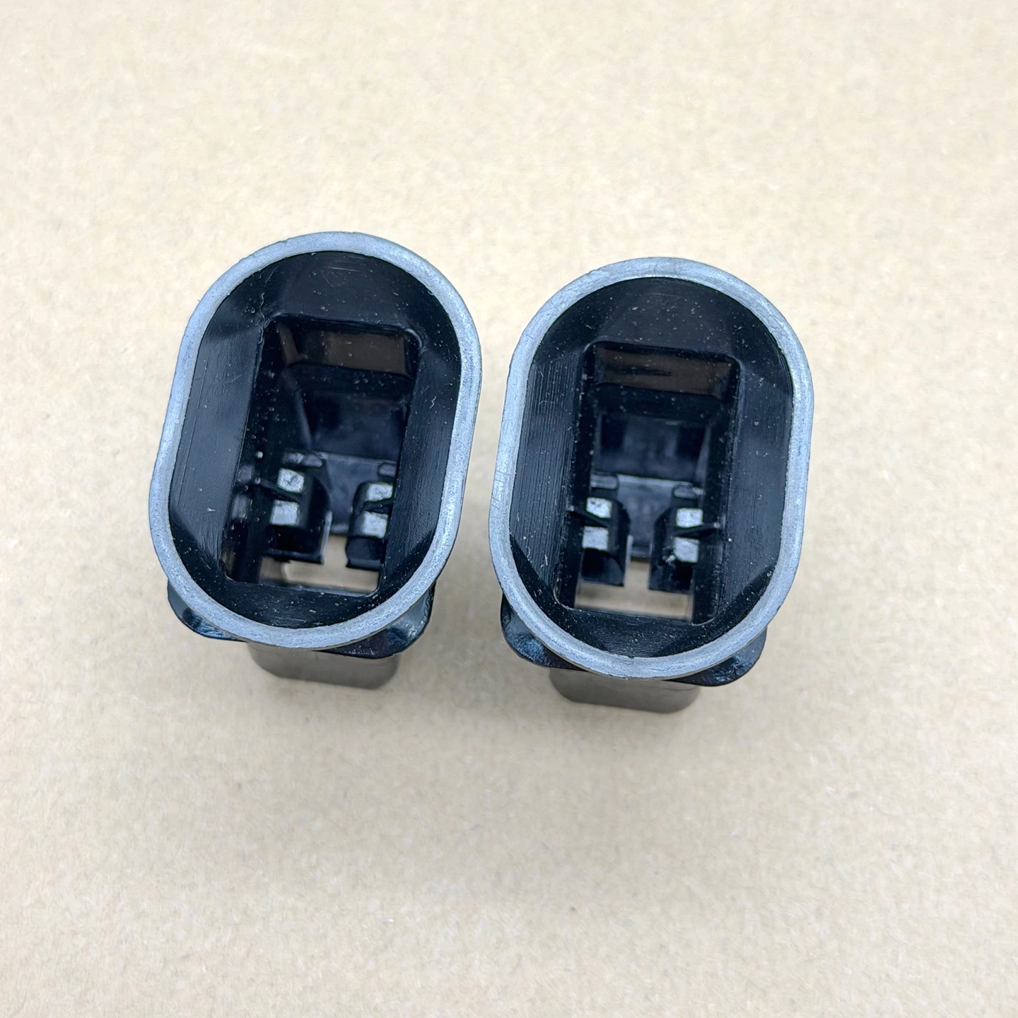 2Pcs Original Rear Seat Clip Washer Bracket OE 3C5886373 Fit For Volkswagen CC Eos Beetle Passat B6 B7
2Pcs Original Rear Seat Clip Washer Bracket OE 3C5886373 Fit For Volkswagen CC Eos Beetle Passat B6 B7