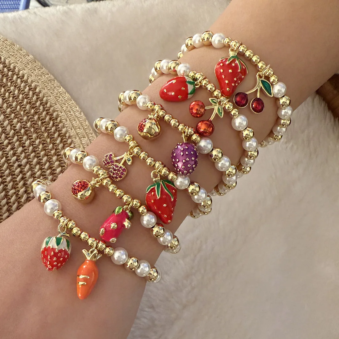 2025 New Trendy Brass Pearl Bracelet 18K Gold Plated Cherry Strawberry Pendant Bracelet Beaded Chain Bracelet for Women Girls
2025 New Trendy Brass Pearl Bracelet 18K Gold Plated Cherry Strawberry Pendant Bracelet Beaded Chain Bracelet for Women Girls