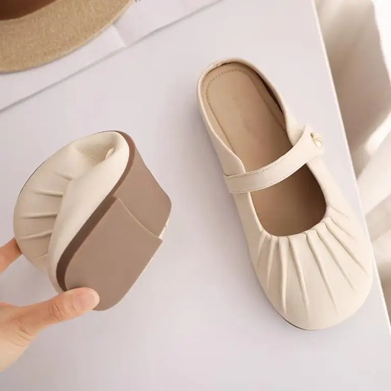 Women's Flat Bottom Slip-On Shoes Summer Outdoor Wear Gentle Match PVC Material Comfortable Home Slippers Casual Style
Women's Flat Bottom Slip-On Shoes Summer Outdoor Wear Gentle Match PVC Material Comfortable Home Slippers Casual Style
