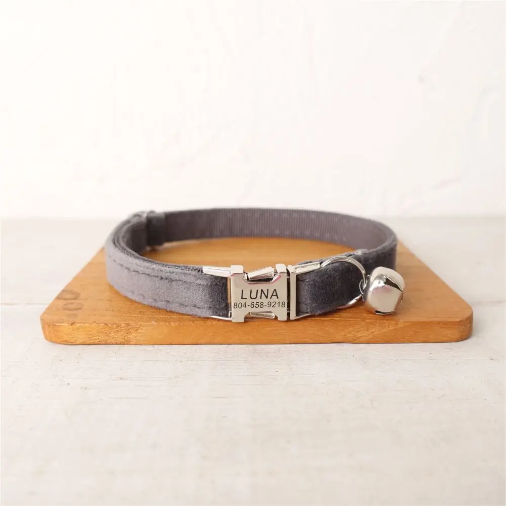 Personalized Cat Collar Customized Nameplate ID Metal Buckle Adjustable Thick Grey Velvet Cat Collars with Bell
Personalized Cat Collar Customized Nameplate ID Metal Buckle Adjustable Thick Grey Velvet Cat Collars with Bell