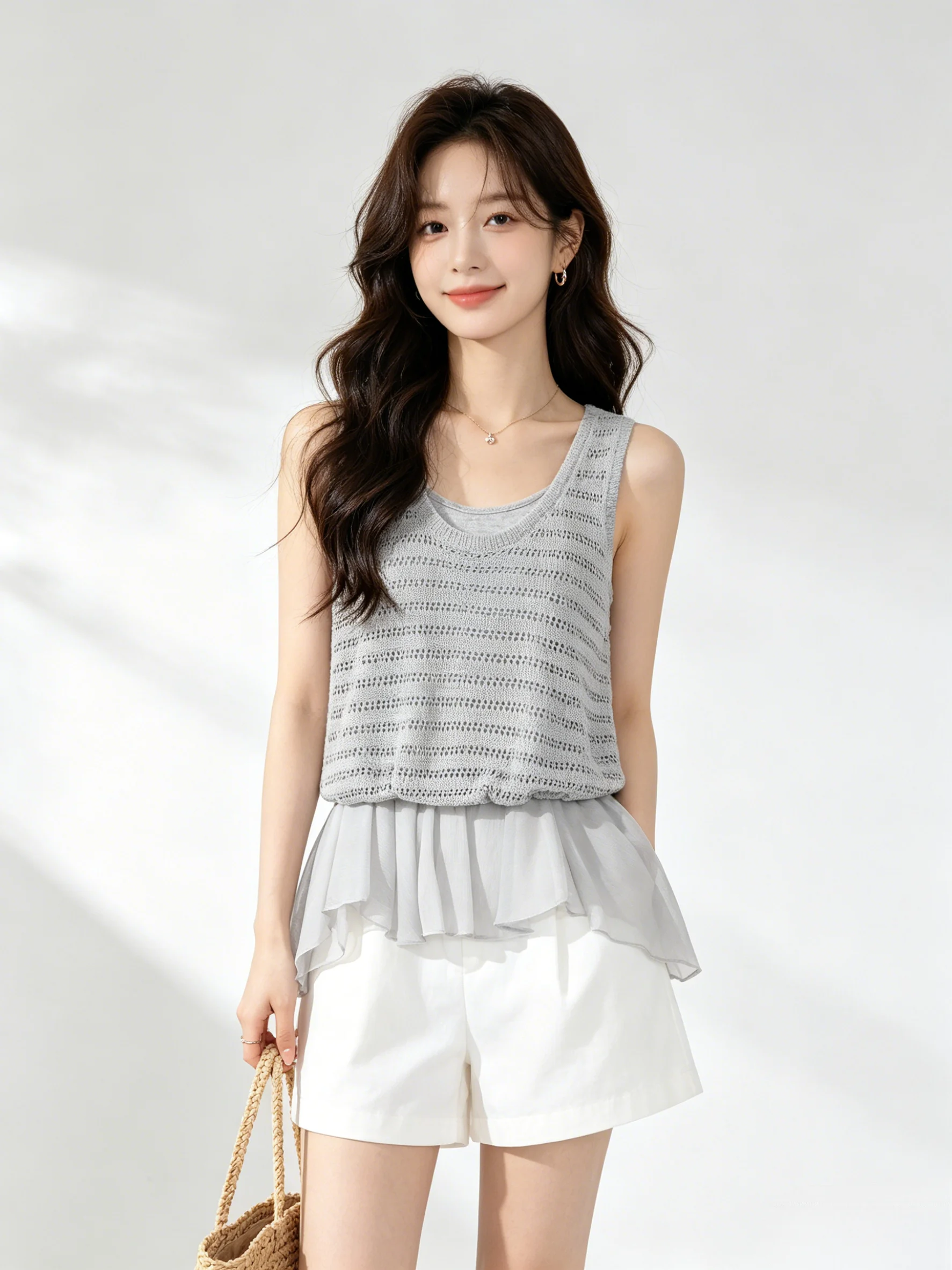 Korean Style Hollow out Knitted Vest Summer New Arrival Bordered Design Unique Layering Vest Breathable Short Length round Neck
Korean Style Hollow out Knitted Vest Summer New Arrival Bordered Design Unique Layering Vest Breathable Short Length round Neck