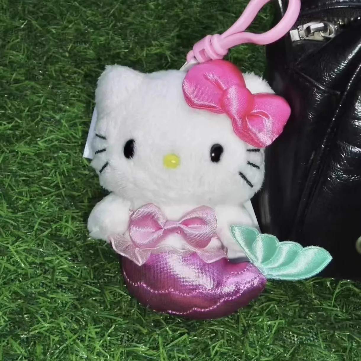 Горячее аниме «Hello Kitty», куклы-русалка, заполненный брелок, темная кожа, гавайская серия, аксессуары с героями мультфильмов, игрушки, сумка, подвески, подвески
Горячее аниме «Hello Kitty», куклы-русалка, заполненный брелок, темная кожа, гавайская серия, аксессуары с героями мультфильмов, игрушки, сумка, подвески, подвески