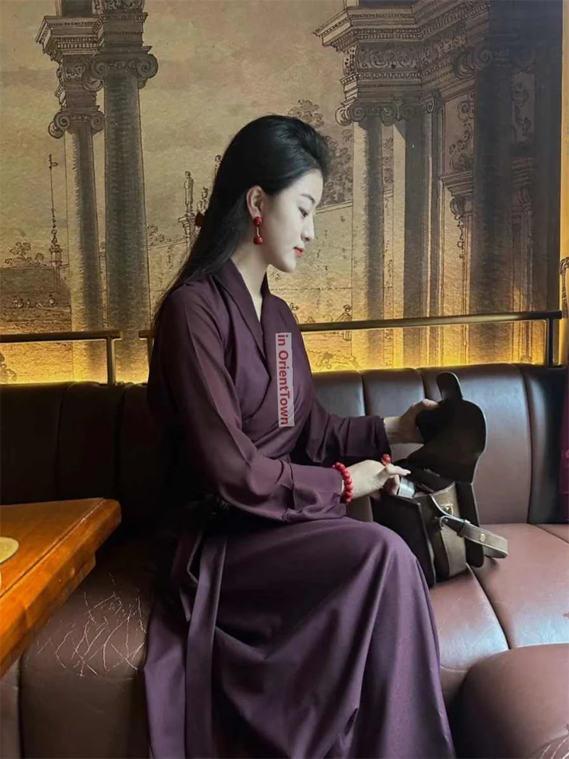 Long Sleeves Fashionable Tibetan Clothes Classic Lady's Cultural Robe Ethnic Clothing Women Traditional Guozhuang Dance Dress
Long Sleeves Fashionable Tibetan Clothes Classic Lady's Cultural Robe Ethnic Clothing Women Traditional Guozhuang Dance Dress