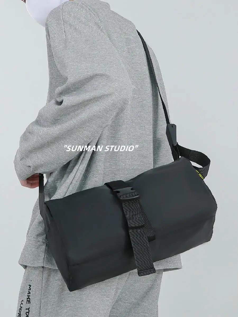 Messenger Bag Men's Casual Fashion Brand Shoulder Bag Men's Bag Original Niche Design Satchel Sports Bag Work Bag
Messenger Bag Men's Casual Fashion Brand Shoulder Bag Men's Bag Original Niche Design Satchel Sports Bag Work Bag
