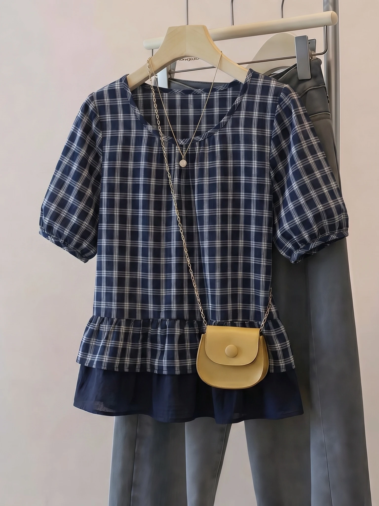 Blue Plaid Short Sleeve Shirt Women's Summer New Large Size Doll Shirt Fake Two-Piece Top Korean Style Commute Wind Loose Fit
Blue Plaid Short Sleeve Shirt Women's Summer New Large Size Doll Shirt Fake Two-Piece Top Korean Style Commute Wind Loose Fit