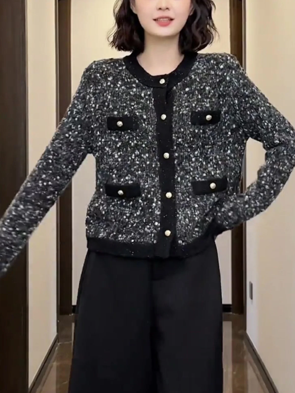 Autumn Winter New Fashion Casual Single Button Knitted Cardigan round Neck Color Block Women's Top Korean Style Long Sleeve
Autumn Winter New Fashion Casual Single Button Knitted Cardigan round Neck Color Block Women's Top Korean Style Long Sleeve