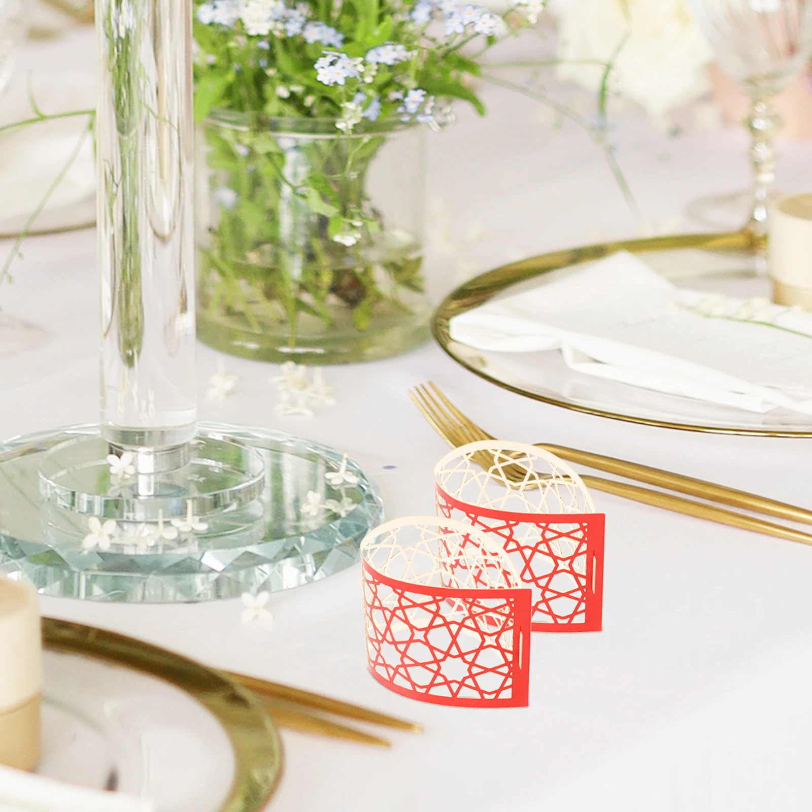 Reusable Napkin Rings Serviette Accessories Hollowed Paper Buckle Chic Decorative Ring for Home Hotel Party Christmas Fall
Reusable Napkin Rings Serviette Accessories Hollowed Paper Buckle Chic Decorative Ring for Home Hotel Party Christmas Fall