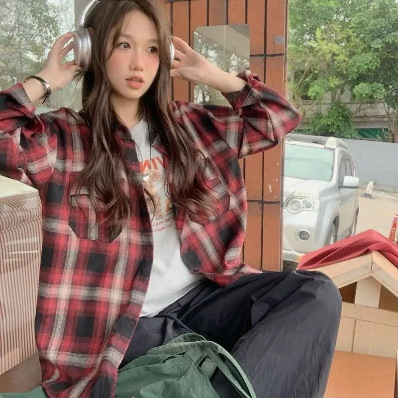 Retro Contrast Color White Red Plaid Long Sleeve Women's Shirt Spring Summer 2025 New Open Cardigan Top Trendy Casual Style
Retro Contrast Color White Red Plaid Long Sleeve Women's Shirt Spring Summer 2025 New Open Cardigan Top Trendy Casual Style