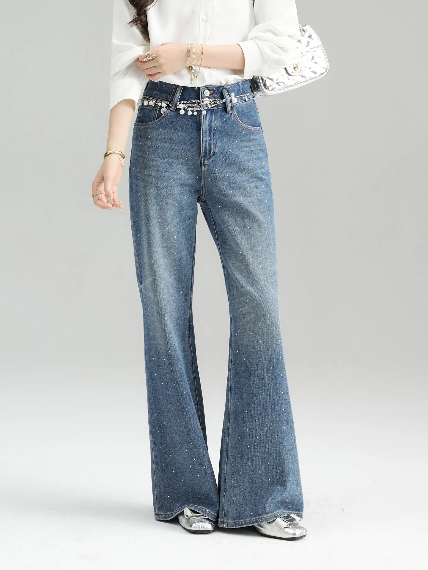 Джинсы женские с высокой талией, блестящие, модный дизайн, весенняя новинка, прямые, из смесовой ткани (хлопок, полиэстер, спандекс), эластичные
Джинсы женские с высокой талией, блестящие, модный дизайн, весенняя новинка, прямые, из смесовой ткани (хлопок, полиэстер, спандекс), эластичные