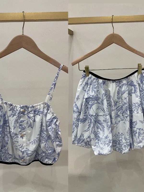 Early Autumn High Waist Floral Print Short Skirt Set Women's Fashion Belted Blue Porcelain Print Crop Top High Waist Flower Bud
Early Autumn High Waist Floral Print Short Skirt Set Women's Fashion Belted Blue Porcelain Print Crop Top High Waist Flower Bud