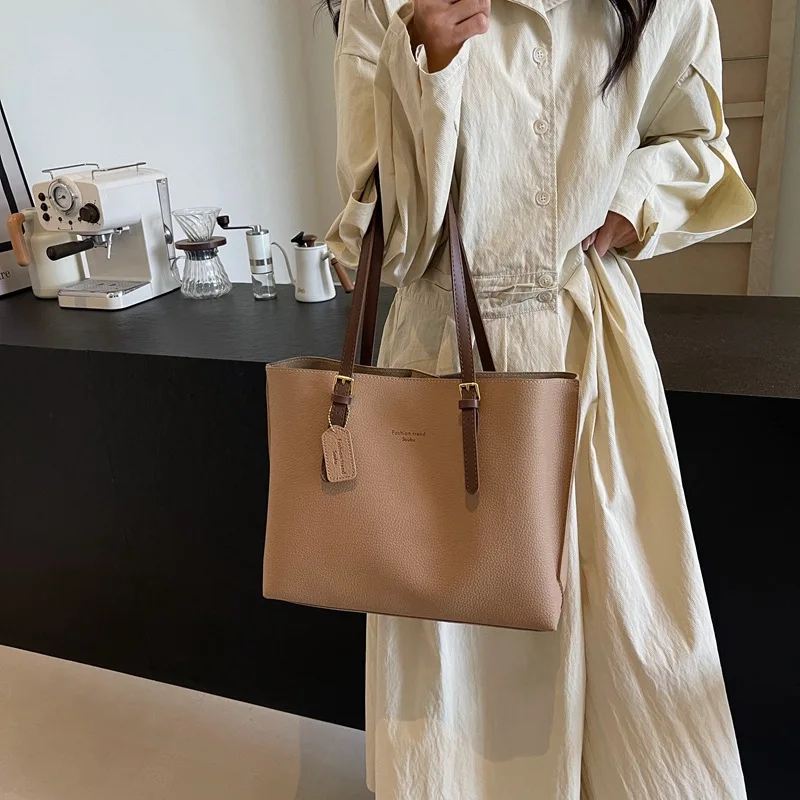 Large Capacity Shoulder Bag, New Commuting to Work, Solid Color, Simple Tote Bag
Large Capacity Shoulder Bag, New Commuting to Work, Solid Color, Simple Tote Bag