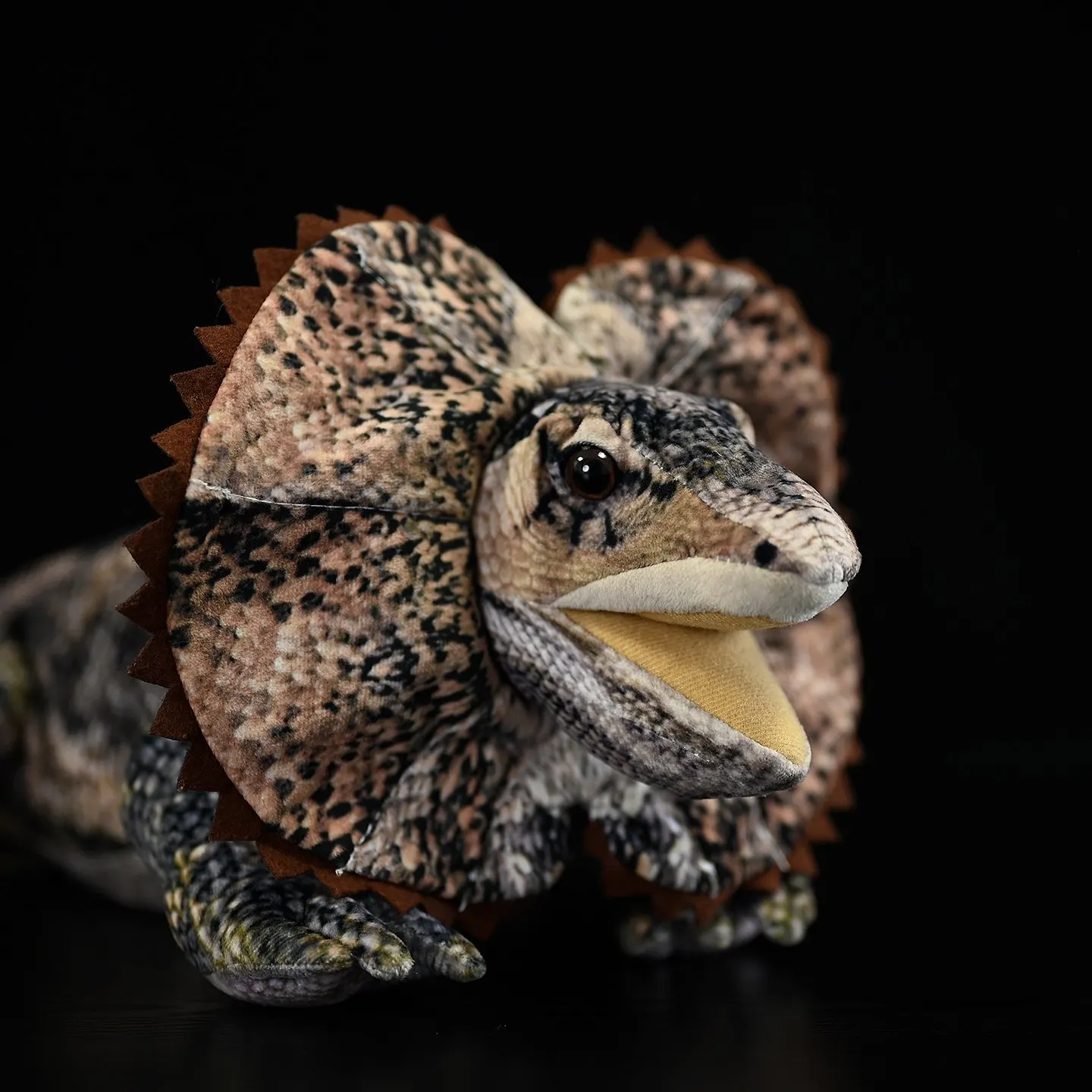 60 см, Декоративная ящерица, имитация Chlamydosaurus kingii, милая ящерица, сувенир, маленькие украшения и миниатюрные модели
60 см, Декоративная ящерица, имитация Chlamydosaurus kingii, милая ящерица, сувенир, маленькие украшения и миниатюрные модели