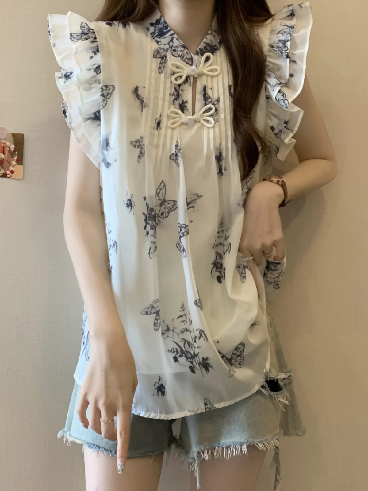 New Chinese Style Women's Summer Oversized Floral Lace Hem Shirt Thinming Belly Covering Silk Chiffon Top Korean Commute Style
New Chinese Style Women's Summer Oversized Floral Lace Hem Shirt Thinming Belly Covering Silk Chiffon Top Korean Commute Style