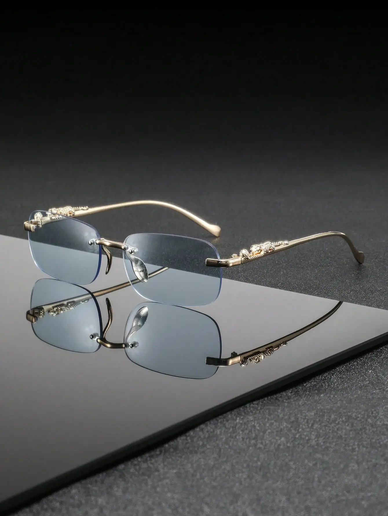 1 Pair Transparent Frameless Color-Changing Glasses, Gentle & Elegant Style, Versatile For Commuting, Office, Dating, Casual Occasions
1 Pair Transparent Frameless Color-Changing Glasses, Gentle & Elegant Style, Versatile For Commuting, Office, Dating, Casual Occasions