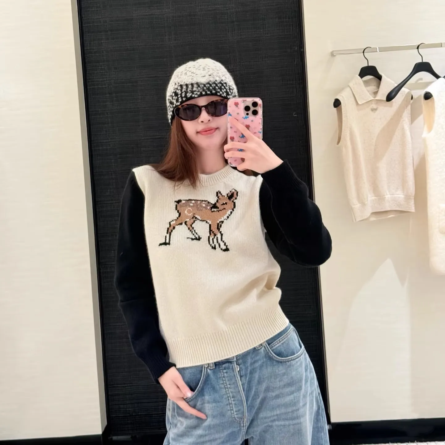 Зимний новый жаккардовый вязаный свитер контрастного цвета с круглым вырезом и длинными рукавами для мамы оленя
Зимний новый жаккардовый вязаный свитер контрастного цвета с круглым вырезом и длинными рукавами для мамы оленя