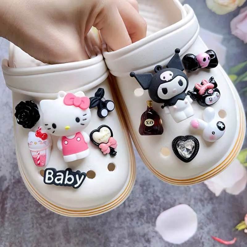 Набор персонажей Диснея MINISO Hello Kitty Kuromi, подвески для обуви с отверстиями, аксессуары для кукол, сумка, детская идея для подарка
Набор персонажей Диснея MINISO Hello Kitty Kuromi, подвески для обуви с отверстиями, аксессуары для кукол, сумка, детская идея для подарка