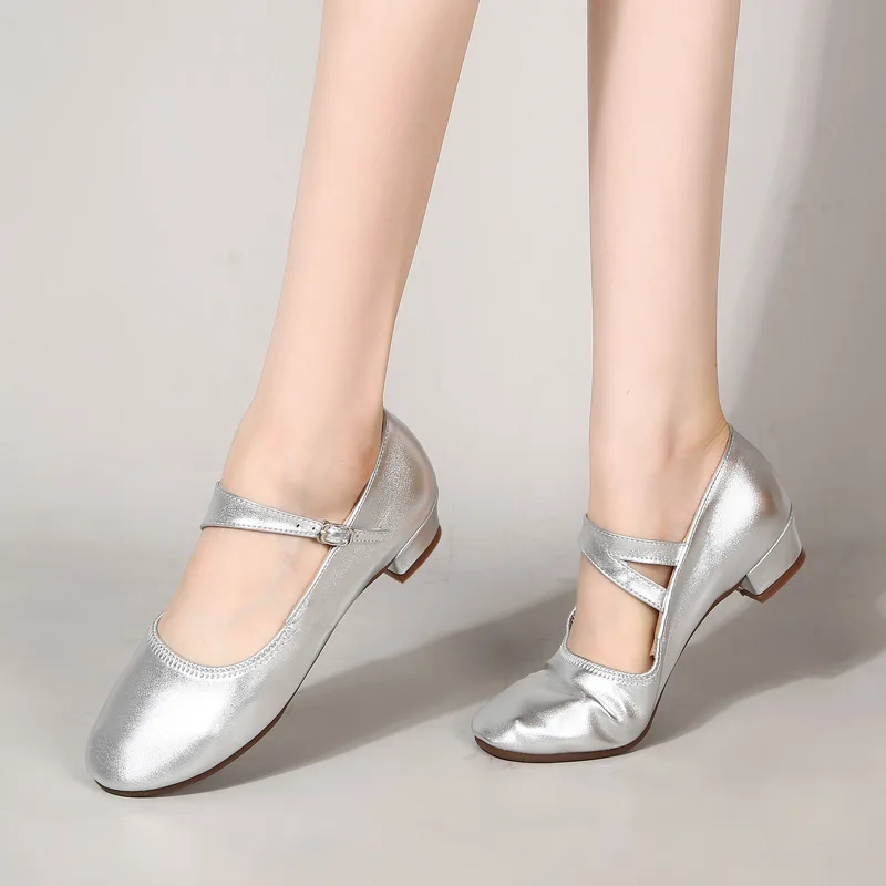 Туфли-лодочки Мэри Джейн для девочек, новинка 2023 года, женские модельные туфли с круглым носком до щиколотки, золотистые, серебряные, на высоком каблуке, большие размеры 42
Туфли-лодочки Мэри Джейн для девочек, новинка 2023 года, женские модельные туфли с круглым носком до щиколотки, золотистые, серебряные, на высоком каблуке, большие размеры 42
