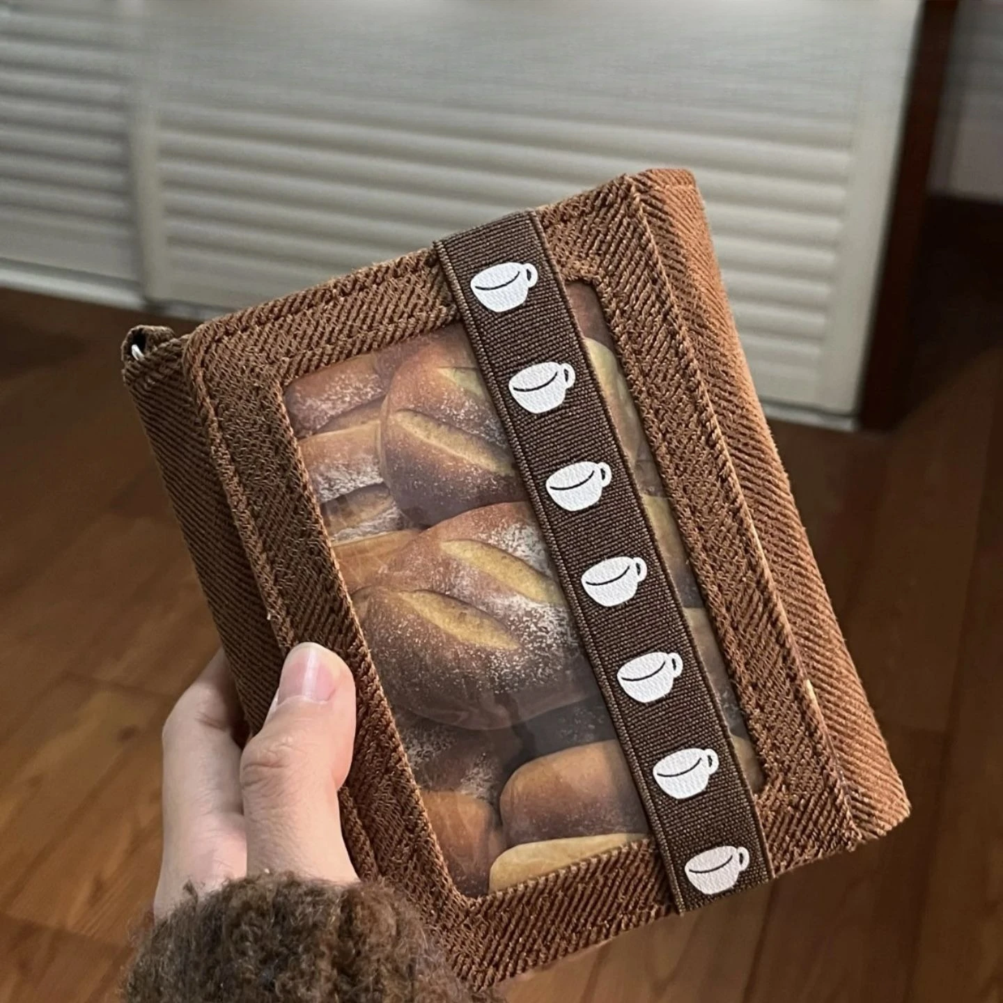 Vintage Caramel Bread Denim M5 Ring Binder Planner - Premium Refillable Jeans Notebook for DIY Journal, Student Bullet Journal 
Vintage Caramel Bread Denim M5 Ring Binder Planner - Premium Refillable Jeans Notebook for DIY Journal, Student Bullet Journal