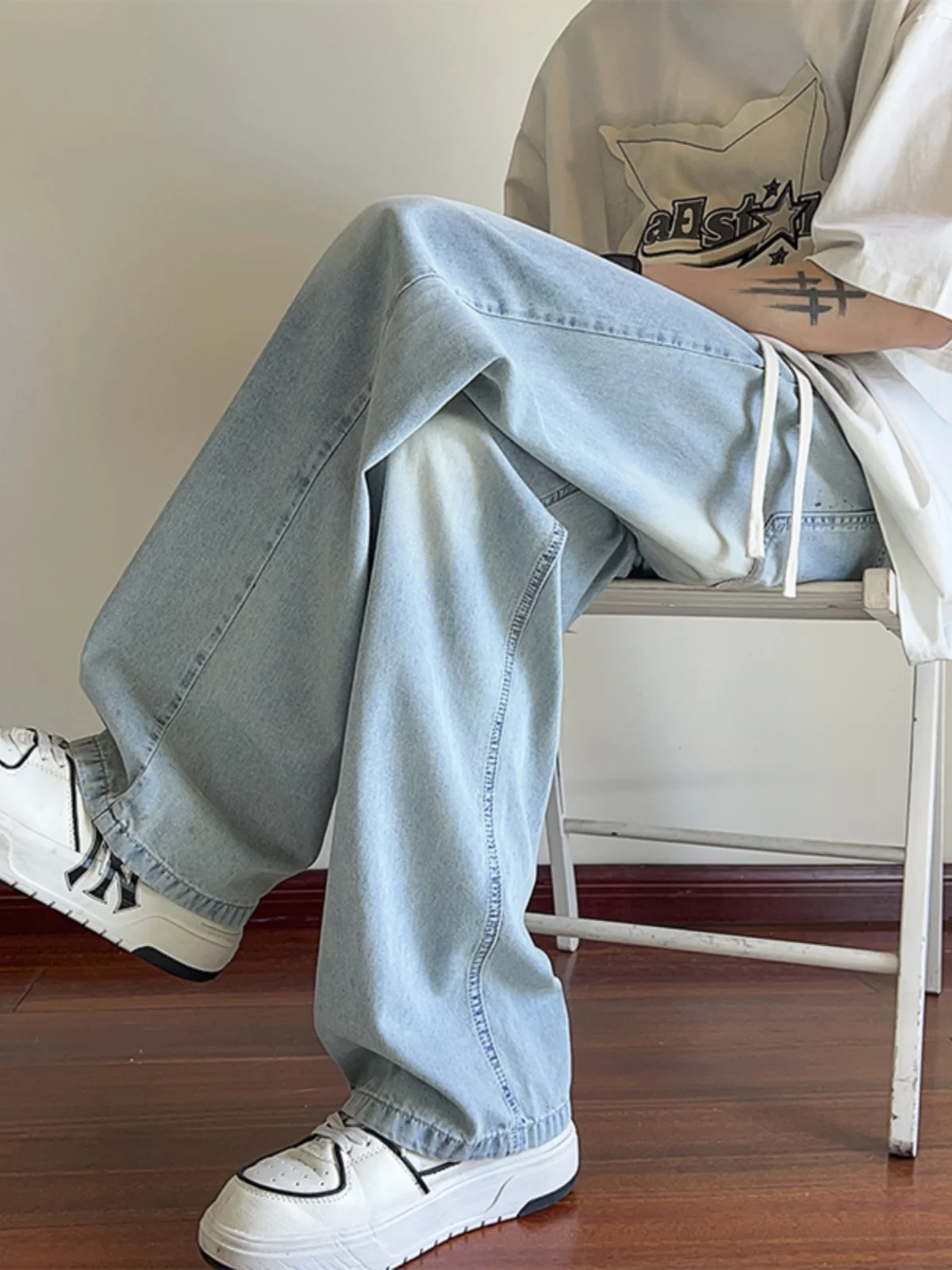 Мужские джинсы свободного кроя с прямыми штанинами, весна-осень, из смесового хлопка и полиэстера, широкие брюки для подростков, повседневные, модные
Мужские джинсы свободного кроя с прямыми штанинами, весна-осень, из смесового хлопка и полиэстера, широкие брюки для подростков, повседневные, модные