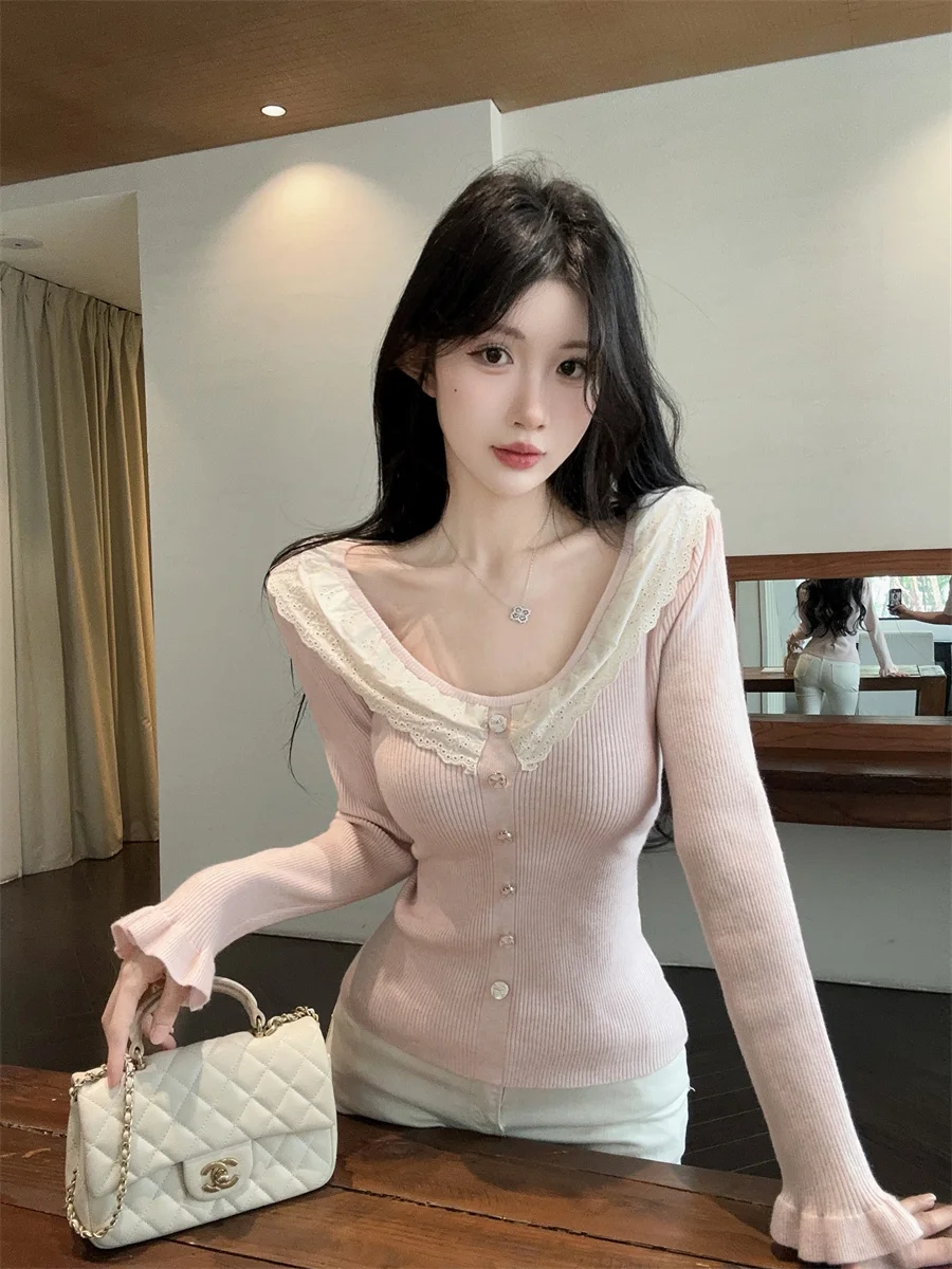 Женский вязаный свитер с кружевными вставками и V-образным вырезом, уникальный дизайн, осенне-зимняя мода, нежный и милый стиль
Женский вязаный свитер с кружевными вставками и V-образным вырезом, уникальный дизайн, осенне-зимняя мода, нежный и милый стиль