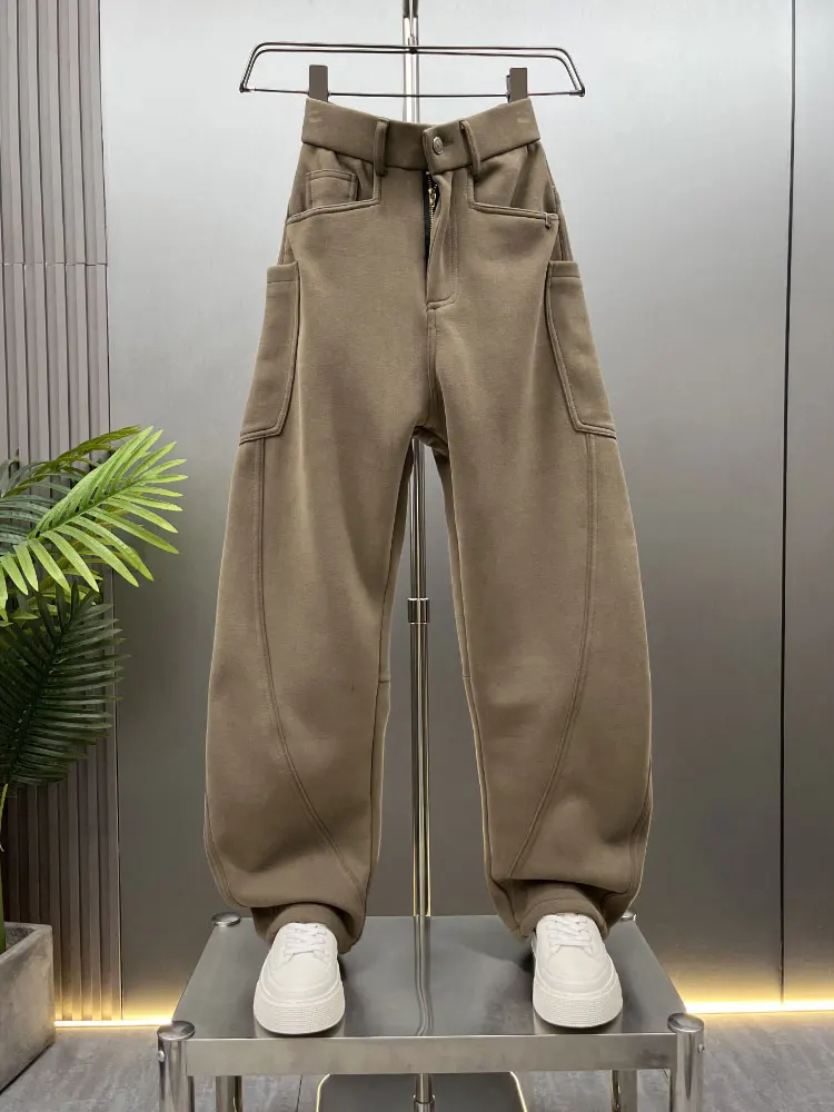 Men's Loose Fit American Sle Casual Pants Autumn Winter Fce Lined Spor Sweatpants Straight Leg High Waist Trousers
Men's Loose Fit American Sle Casual Pants Autumn Winter Fce Lined Spor Sweatpants Straight Leg High Waist Trousers