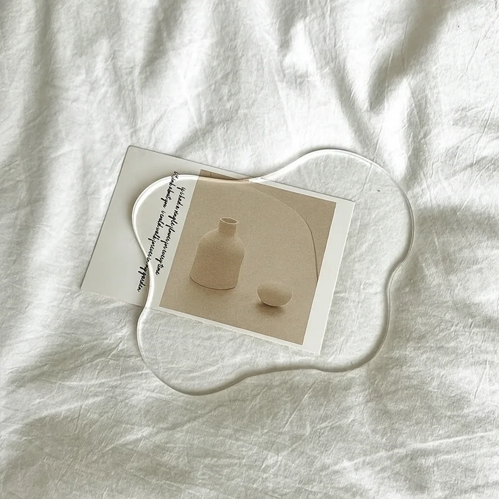 Irregular Transparent Acrylic Non-slip Cup Mat Modern Minimalist Table Mat Suitable for Coffee Cups Heat-resistant Stand
Irregular Transparent Acrylic Non-slip Cup Mat Modern Minimalist Table Mat Suitable for Coffee Cups Heat-resistant Stand